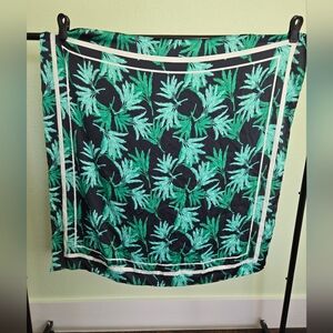 Elegant Green and Black Leaf Print Scarf